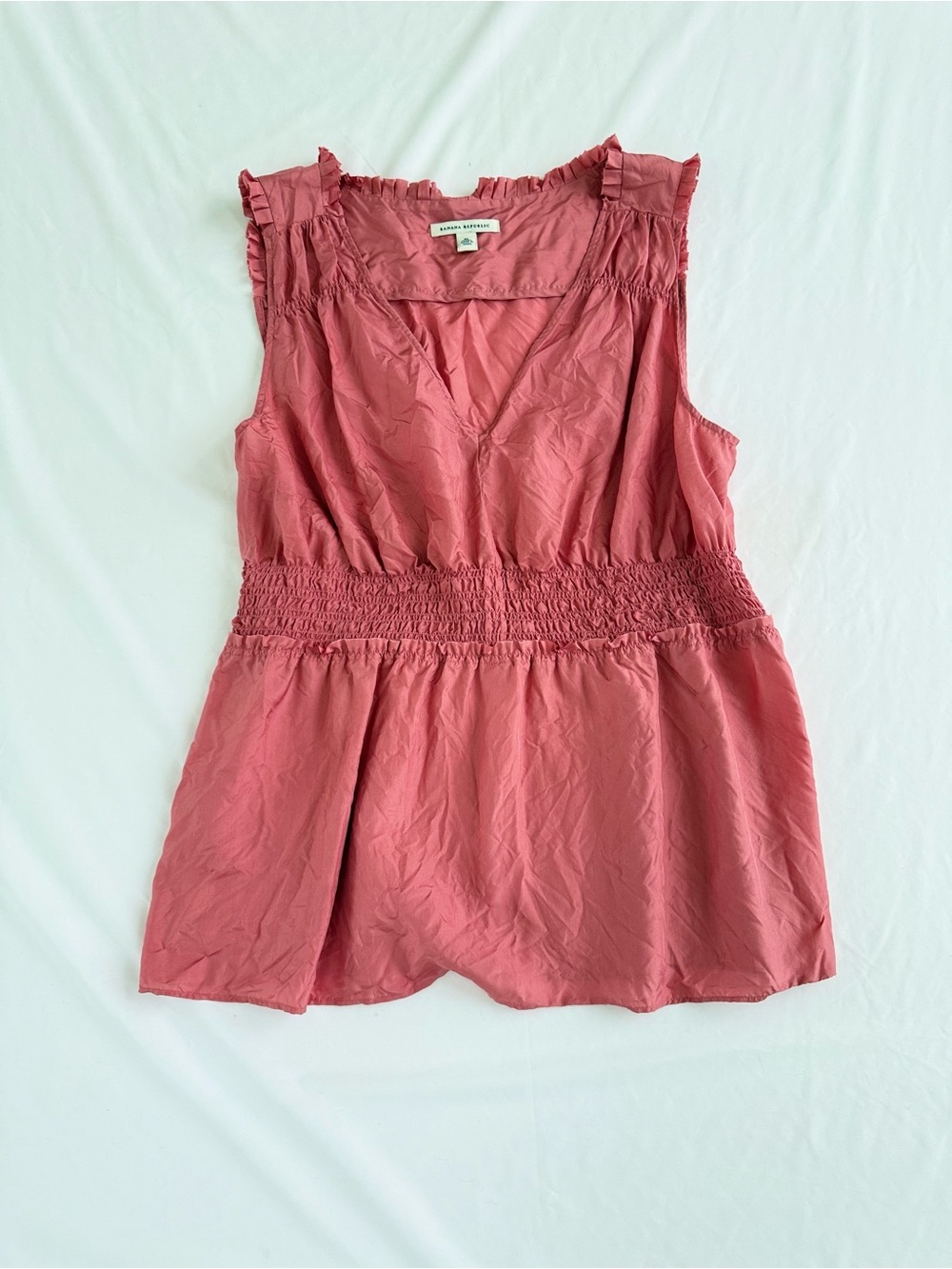 Banana Republic 100% Silk Smocked Peplum Top XL Rose Pink Ruffle Y2K Babydoll
